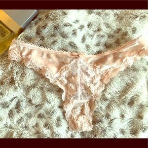 NWTS Victoria’s Secret velvet lace thong